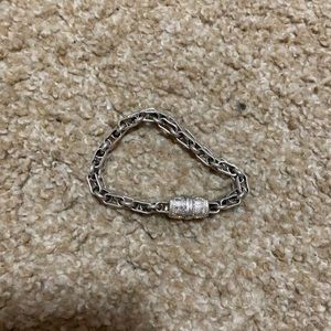 Magnetic locking bracelet